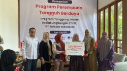 Peran Perempuan di Tegal Waru Bogor Diperkuat Lewat Pelatihan dan Bantuan Alat Produksi