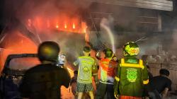 Ruko Penyimpanan BBM dan Gudang Rokok Terbakar di Palangka Raya, Sejumlah Kendaraan Ikut Hangus