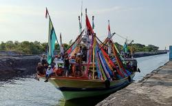 Pesona Gili Ketapang: Dari Surga Bawah Laut hingga Tradisi Unik ‘Ngater Kajien’