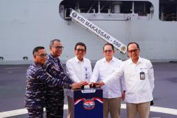 KRI Makassar-590 Berlayar Sisir 5 Pulau di Jatim dalam Misi Ekspedisi Rupiah Berdaulat