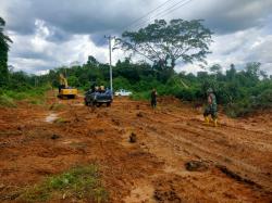 Puluhan Tahun Terisolir, Desa Seko Besar Akhirnya Tersambung Berkat TNI