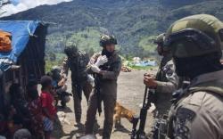 Satgas Operasi Damai Cartenz Pastikan Pengungsi Gigobak Aman dan Sehat