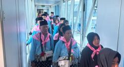 424 Jemaah Pekanbaru ke Tanah Suci, Total Ada 2386 CJH Melalui Bandara SSK