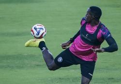 Arema FC Siapkan Kekuatan Penuh, 10 Pemain Asing Diboyong ke Bandung