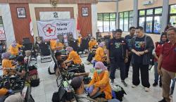 Ratusan Warga dan Personel TNI Padati Aksi Donor Darah di Karangpilang