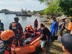 Ditemukan Setelah 5 Hari, Jenazah Nelayan yang Hilang di Selat Sunda Berhasil Dievakuasi ‎