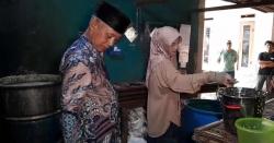 Sidak Anggota DPD di Parungpanjang: Perajin Tempe Keluhkan Harga Kedelai Melonjak