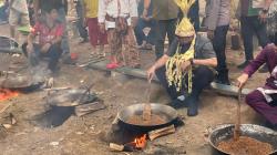 Menjaga Api di Lesung Kayu: Festival Nutuk Beham dan Ingatan Kolektif Warga Kedang Ipil