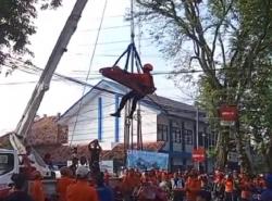 Pengunjung CFD Purwodadi Dikejutkan Dengan Aksi Evakuasi Korban dan Penanganan Kebakaran