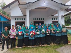 Kreatif! Ibu-Ibu PKK Jatiwangsan Sulap Limbah Jadi Produk Bernilai