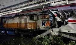Kecelakaan Kereta di Bekasi Timur, KRL Ringsek Ditabrak Argo Bromo dari Belakang
