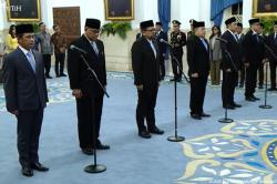 BREAKING NEWS: Presiden Prabowo Reshuffle Kabinet, Ini Daftar 6 Pejabat yang Dilantik di Istana