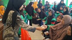 Inovatif! Mahasiswi Bojonegoro Jadikan Kelor dan Serai Senjata Tekan Stunting