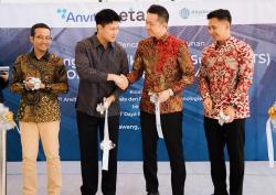 Transisi Energi Industri Farmasi Masuki Babak Baru, PLTS Dipasang Tanpa Hentikan Produksi