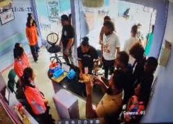 Batam Geger! Wali Murid Bawa Pasukan Intimidasi Guru Playgroup, Aksinya Terekam CCTV