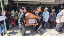 Duka Mendalam, Staf IGD RSCM Korban Kecelakaan KRL Dimakamkan di Boyolali