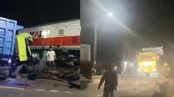 Menegangkan! Abaikan Sirene, Truk Terjebak di Rel Lalu Dihantam Kereta Api di Blitar