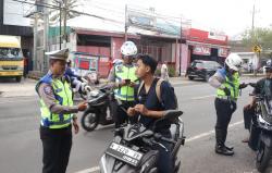 Optimalkan ETLE Handheld, Polda Jatim Jaring 748 Pelanggar Lalu Lintas