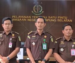 Kejari Lamsel Tahan Kades Bangunan, Ini Kronologinya