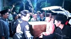 Korban Tewas Kecelakaan KA Argo Bromo–KRL Dimakamkan di Ngawi, Sempat Terjepit 10 Jam