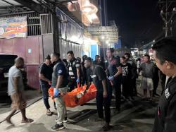 Polisi Evakuasi Jenazah Pria di Depan Toko, Dibawa ke RSUD Yowari