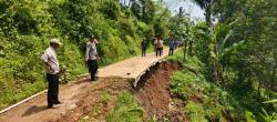 Longsor Mengintai akibat Hujan Tak Henti, 15 Rumah di Cibeber Terancam Terisolasi