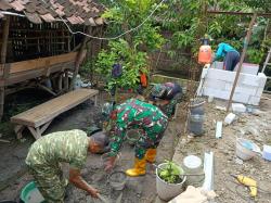 Bertahun-tahun Menumpang MCK, Ini Akar Masalah Warga Belum Bangun Jamban Sendiri