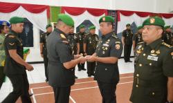 Danrem 161 Wira Sakti Pimpin Sertijab Kasrem dan Penyerahan Jabatan Kasipers