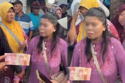 Viral! Emak-Emak Diduga Edarkan Uang Palsu Ditangkap di Pasar Wage Grabagan Tuban