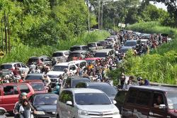 Hendak Nonton Festival Balon Udara, Ribuan Kendaraan Terjebak Macet Horor di Kawasan Undip Tembalang