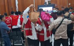 ​25 Terdakwa Kasus Dugaan Pesta Gay Dituntut Berbeda
