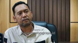 Kenakan Rompi Pink, 6 Tersangka Korupsi DPRD PBD Resmi Ditahan di Lapas Sorong 