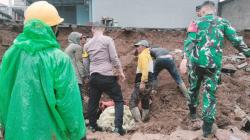Tertimbun Longsor Saat Bekerja, Pekerja di Pacet Tewas Setelah 3 Jam Dievakuasi
