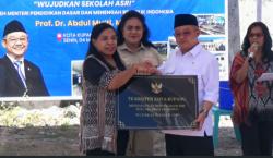 Revitalisasi Pendidikan Dimulai, Menteri Abdul Mu’ti Letakkan Batu Pertama TK Kristen Kupang
