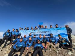 Kalapas Purwodadi Taklukkan Puncak Gunung Sindoro dalam Semangat Hari Bakti pemasyarakat ke-62