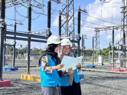 Maknai Hari Kartini, Srikandi PLN Hadirkan Listrik hingga Pelosok Kalimantan