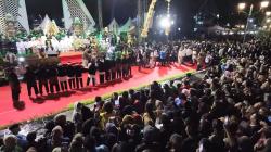 Ribuan Warga Padati Garut, Kirab Mahkota Binokasih Hidupkan Sejarah Tatar Sunda