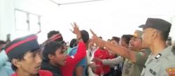 Umpatan Terlontar di DPRD Sumba Timur, Aksi Demo Tolak Tambang Emas Sempat Diwarnai Kericuhan