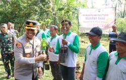 Gerakan Hijaukan Bumi di Salatiga Perkuat Sinergi TNI-Polri dan Masyarakat