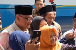 Menteri Haji dan Umrah Berangkatkan Ratusan Jemaah Kloter 62 di Jombang