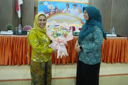 Kreatif, Ibu-ibu di Kota Mojokerto Buat Kerajinan Buket Bernilai Ekonomis
