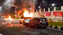 Breaking News!Persipura Kalah Dari Adhyaksa FC, Kerusuhan Pecah di Stadion Lukas Enembe
