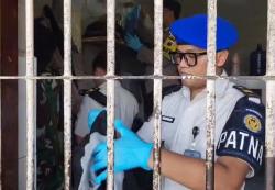 Petugas Gabungan Geledah dan Tes Urine Warga Binaan Lapas Kelas IIB Purwodadi