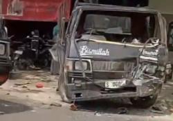 Tabrakan 3 Kendaraan di Bakalanpule Lamongan, 2 Korban Dilarikan ke RS