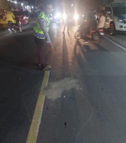 Jatuh Setelah Nyalip Truk di Jalur Pantura Cirebon, Pemotor Perempuan Tewas Mengenaskan