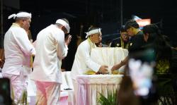 Bukan Sekadar Pusaka, Bupati Aep Sebut Mahkota Binokasih Simbol Kasih Sayang Pemimpin dan Rakyat