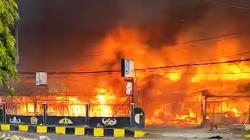 BREAKING NEWS 11 Ruko Koperasi Den Zipur 10/KYD Waena Ludes Terbakar!