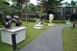 Eksplorasi Material Unik pada Karya Seni Luar Ruang Curi Perhatian di Art Jakarta Gardens 2026