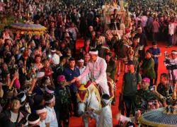 Kirab Mahkota Binokasih Semarakkan Cirebon, KDM : Kota Wali yang Jadi Miniatur Pluralisme Indonesia