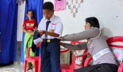 Kisah Haru Otni Siswa Pedalam TTS Viral, Kapolda NTT Kirim Bantuan Perlengkapan Sekolah